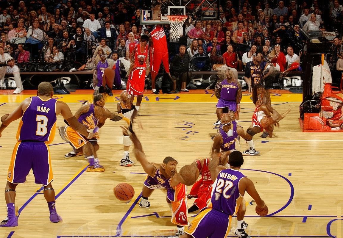 2006年NBA经典对决：科比一投逆转火箭(图2)